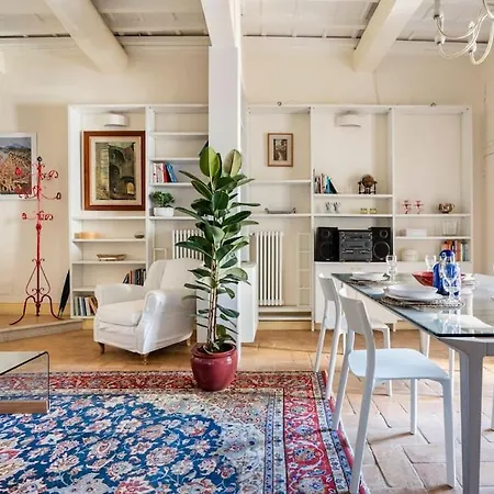 Relax Like Home, Piazza Santa Croce, With Balcony Apartment Florence