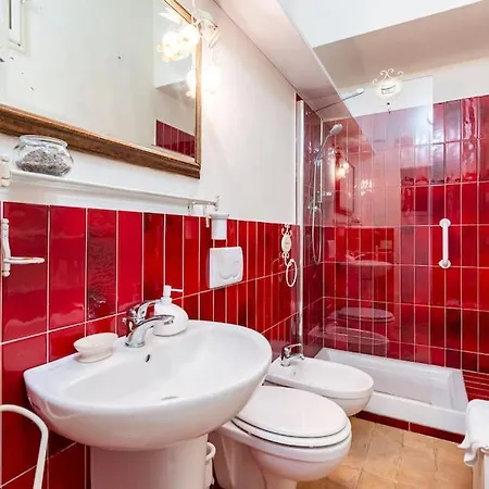 Apartment Relax Like Home, Piazza Santa Croce, With Balcony *
