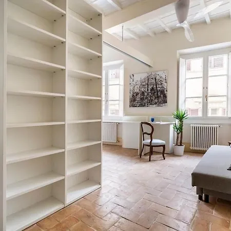 Apartment Relax Like Home, Piazza Santa Croce, With Balcony