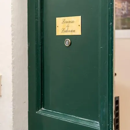 Apartment Relax Like Home, Piazza Santa Croce, With Balcony Florence