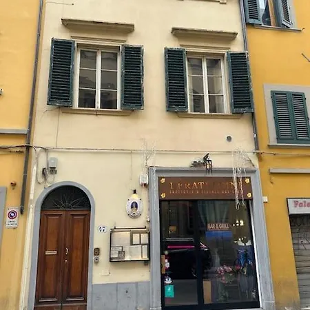 Relax Like Home, Piazza Santa Croce, With Balcony Florence
