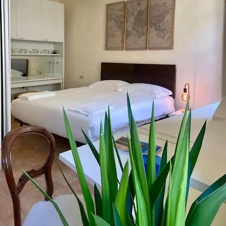Apartment Relax Like Home, Piazza Santa Croce, With Balcony Florence